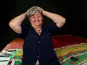 Ella español latino  ...
